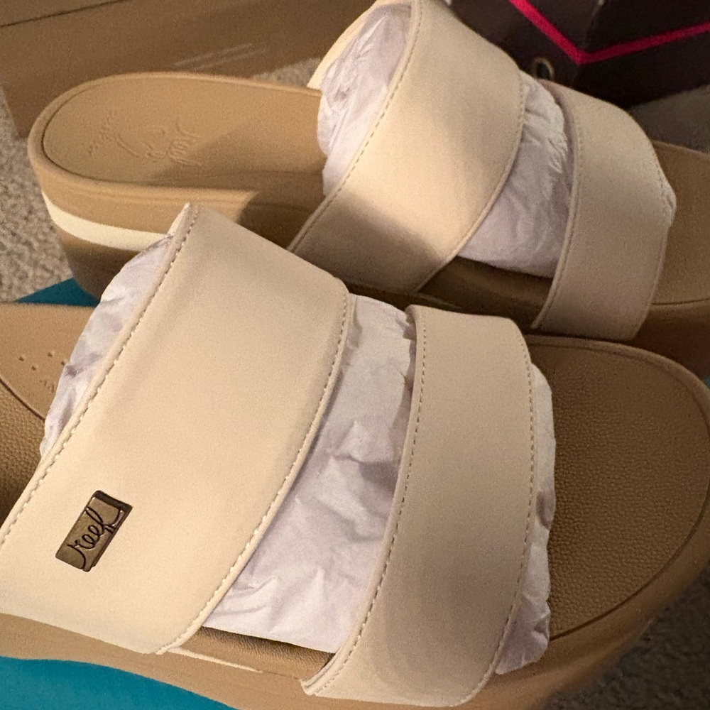 Reef Banded Horizon 2.5 Sandals in Sand